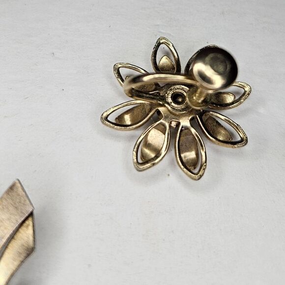 Vintage Demi Parure Blue Rhinestone Floral Screw Back Brooch Pin Earring Set - Picture 9 of 10